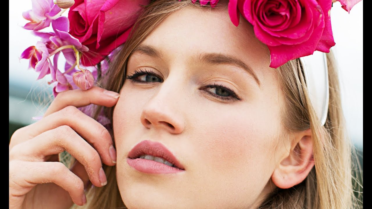 Clean Skin, Real Texture: A Fashion Portrait Retouch Walkthrough Using Frequency Separation