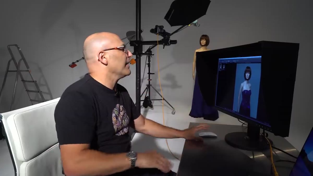 Side-by-side zoom on catchlights and shadow quality between modifiers