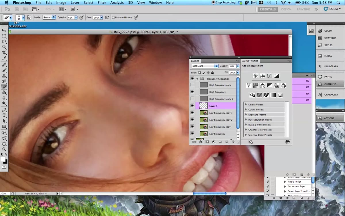 New layer named &lsquo;pupils&rsquo; added above iris layer