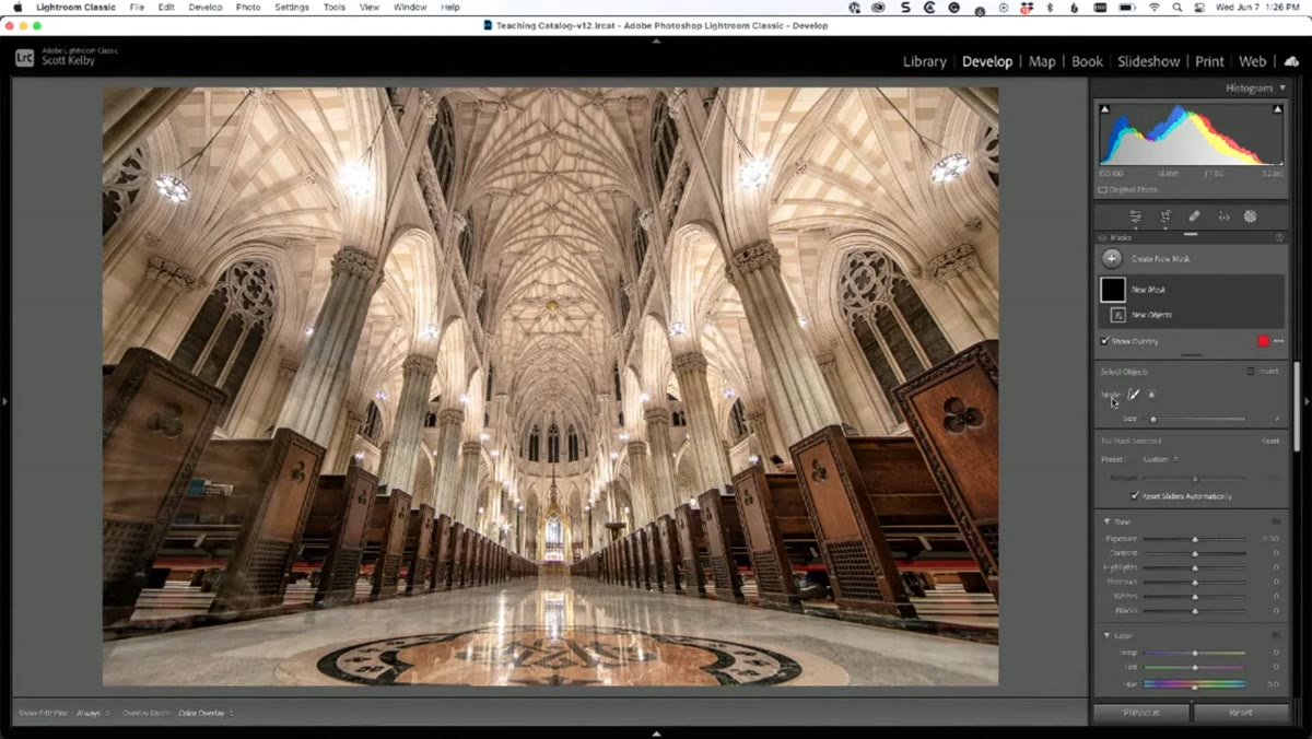 Objects tool selected with Mode toggle button visible