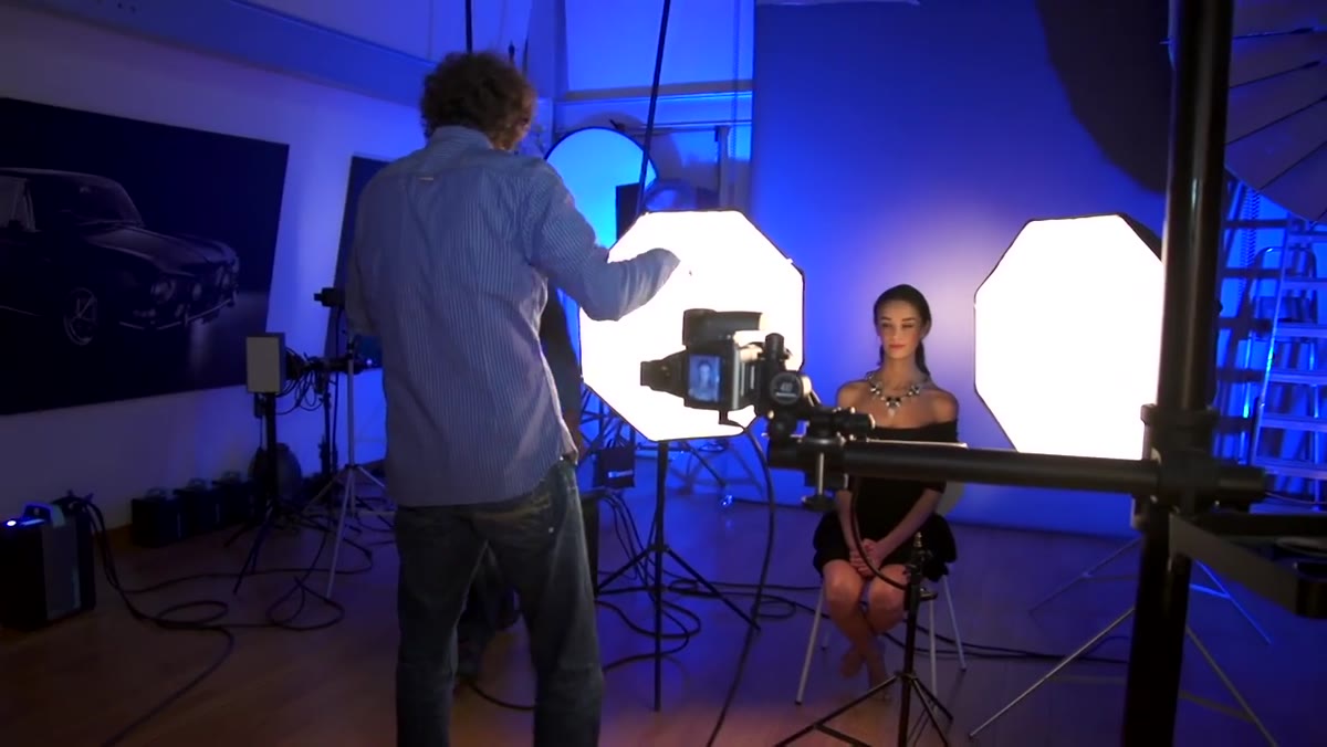 Camera settings discussion, aperture set to f/8 for controlled depth of field