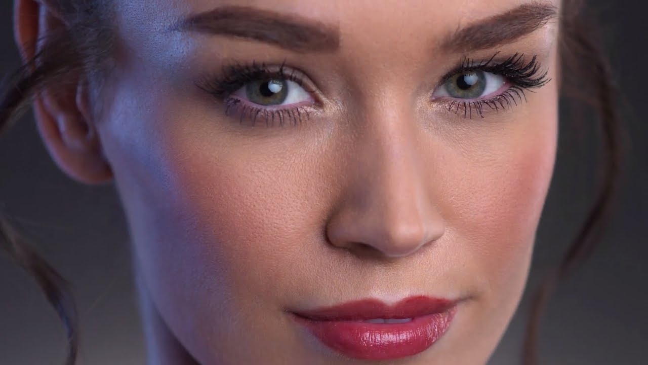Warm Light, Cold Shadows: How Colored Gels Can Transform a Beauty Portrait Setup