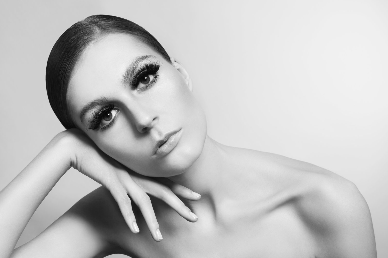 Why Eyes Fall Flat in Portraits (And the Exact Workflow I Use to Fix Them)