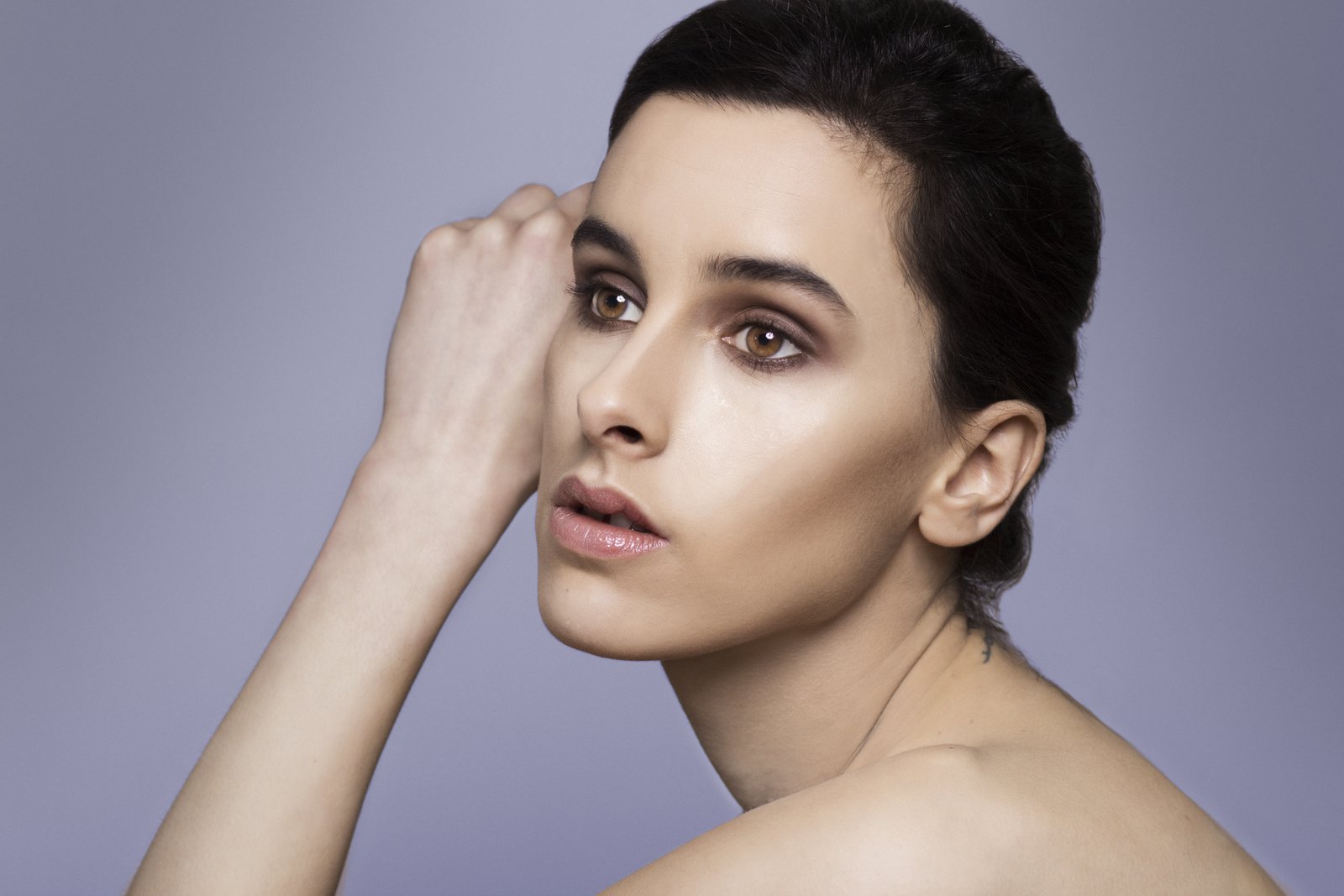 Why Your Makeup Retouching Looks Fake (And the Frequency Separation Fix That Changed Everything)